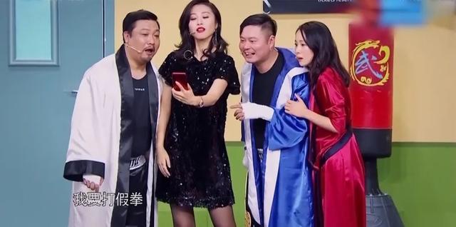 喜剧舞台第一大美腿韩云云，解放军艺术学院毕业，身高174