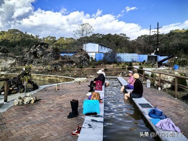 冬季旅居腾冲，去石墙野温泉晒晒太阳泡泡脚，真的是一种享受