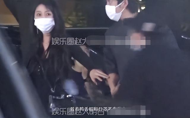 韩东君携美女出行被拍，两人吃饭按摩好惬意，女方身材火辣似嫩模