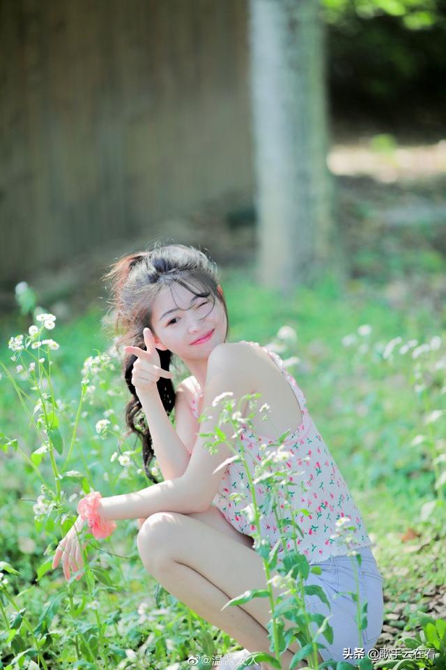 21岁网红美女模特温酱迷人美照欣赏，真可爱