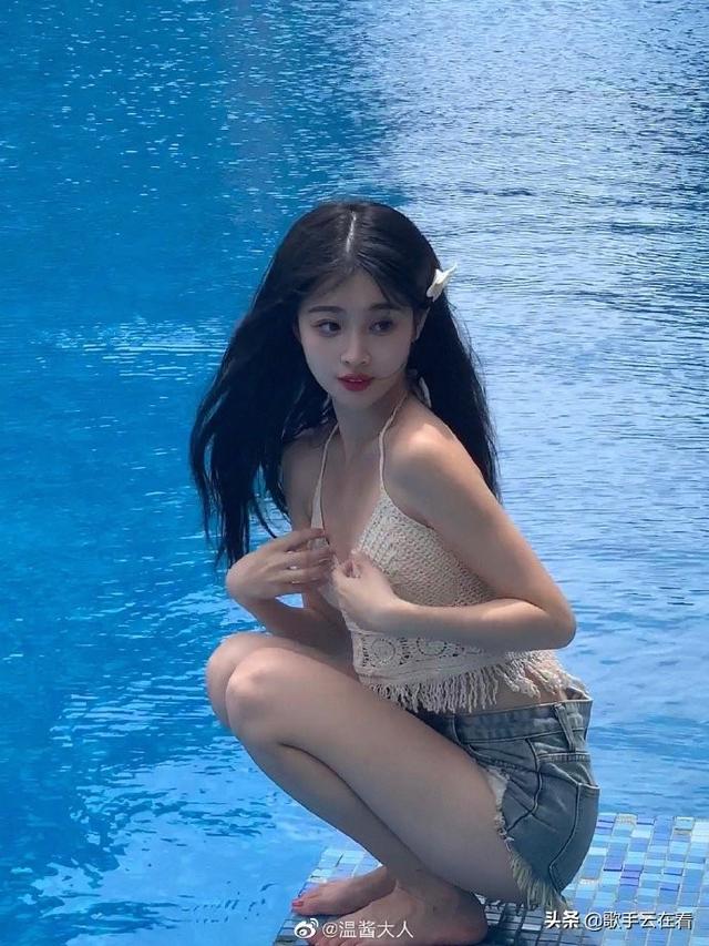 21岁网红美女模特温酱迷人美照欣赏，真可爱